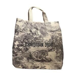 Christian Dior Tote Bag Gray & Beige gold member welcome gift Oct 2025